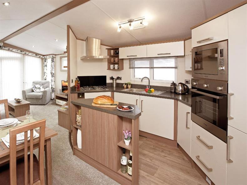 Family Breaks At Rockley Park With Prosecco And A Box Of Chocolates On Arrival Villa Poole Exterior photo